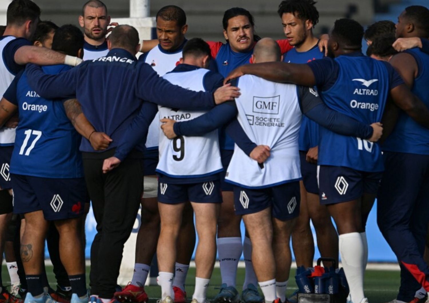 I giocatori della nazionale francese di rubgy si allenano allo stadio Charrua di Montevideo il 9 luglio 2024, alla vigilia del test match con l'Uruguay