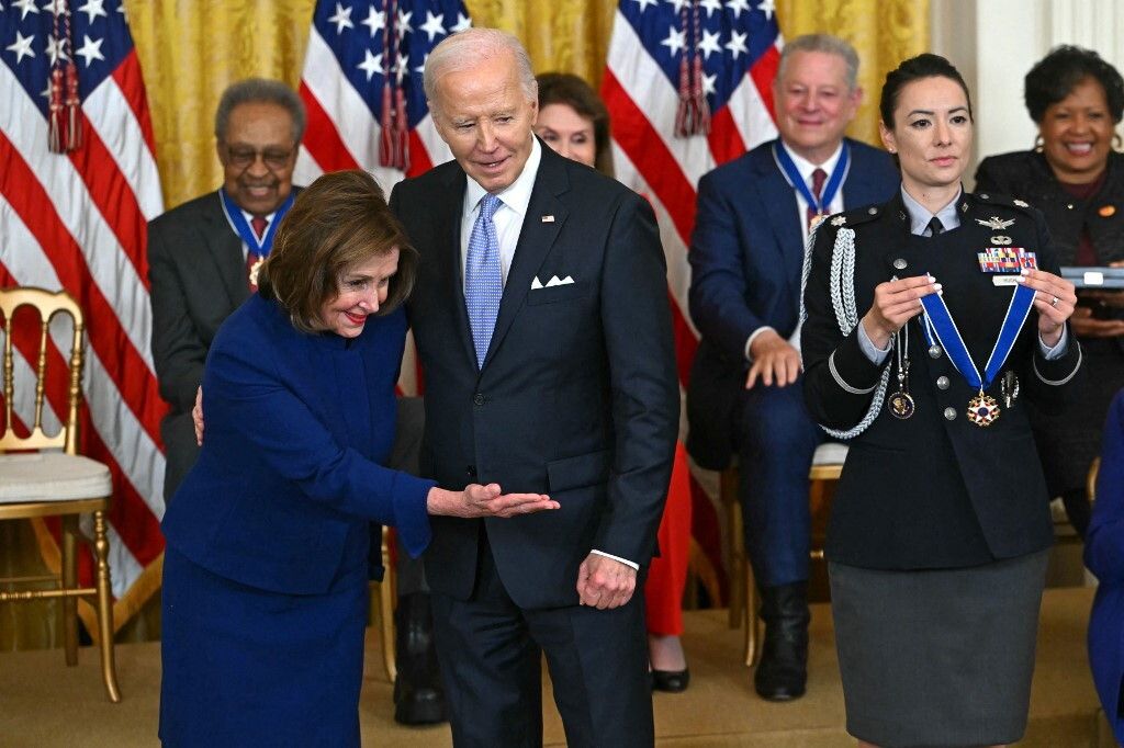 Nancy Pelosi con Joe Biden