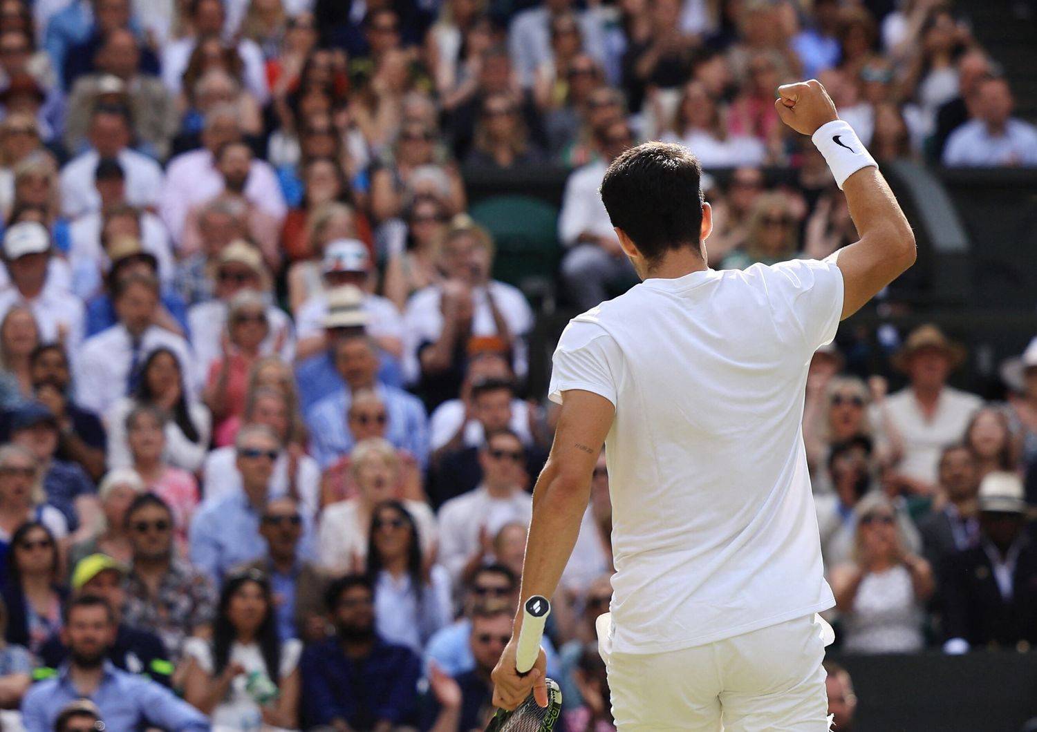 Carlos Alcaraz dopo il trionfo a Wimbledon