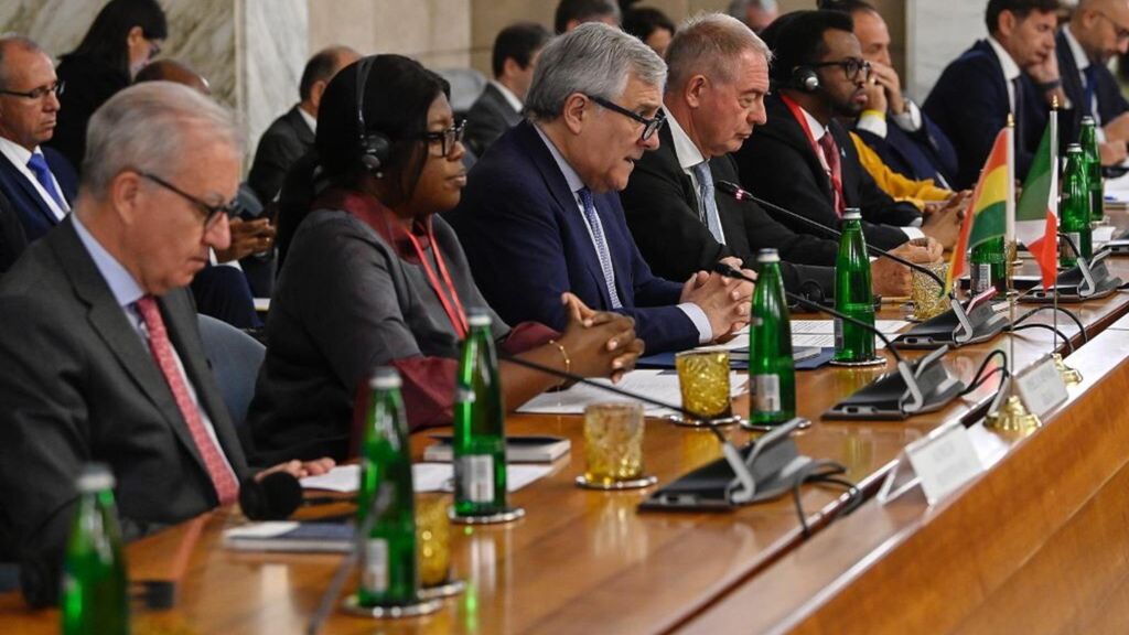 Les participants à la Conférence sur l'Espace Italie-Afrique à Rome le 15 juillet