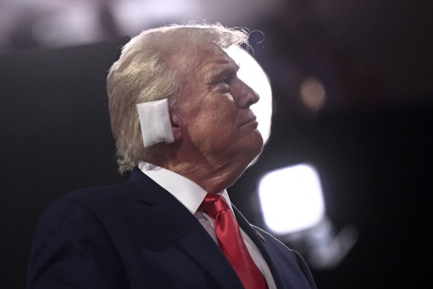 Trump alla convention Gop a Milwaukee dopo l'attentato