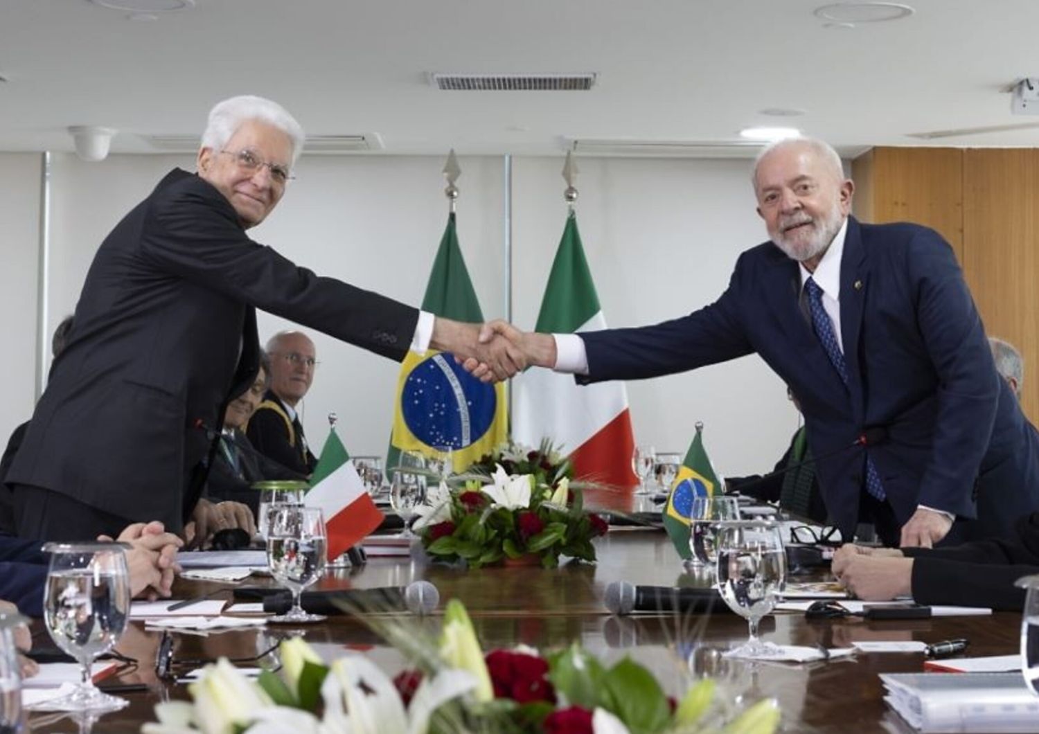 Le Président de la République Sergio Mattarella à Brasilia   lors de ses entretiens avec le Président de la République fédérative du Brésil Luiz Inácio Lula da Silva, et leurs délégations respectives.