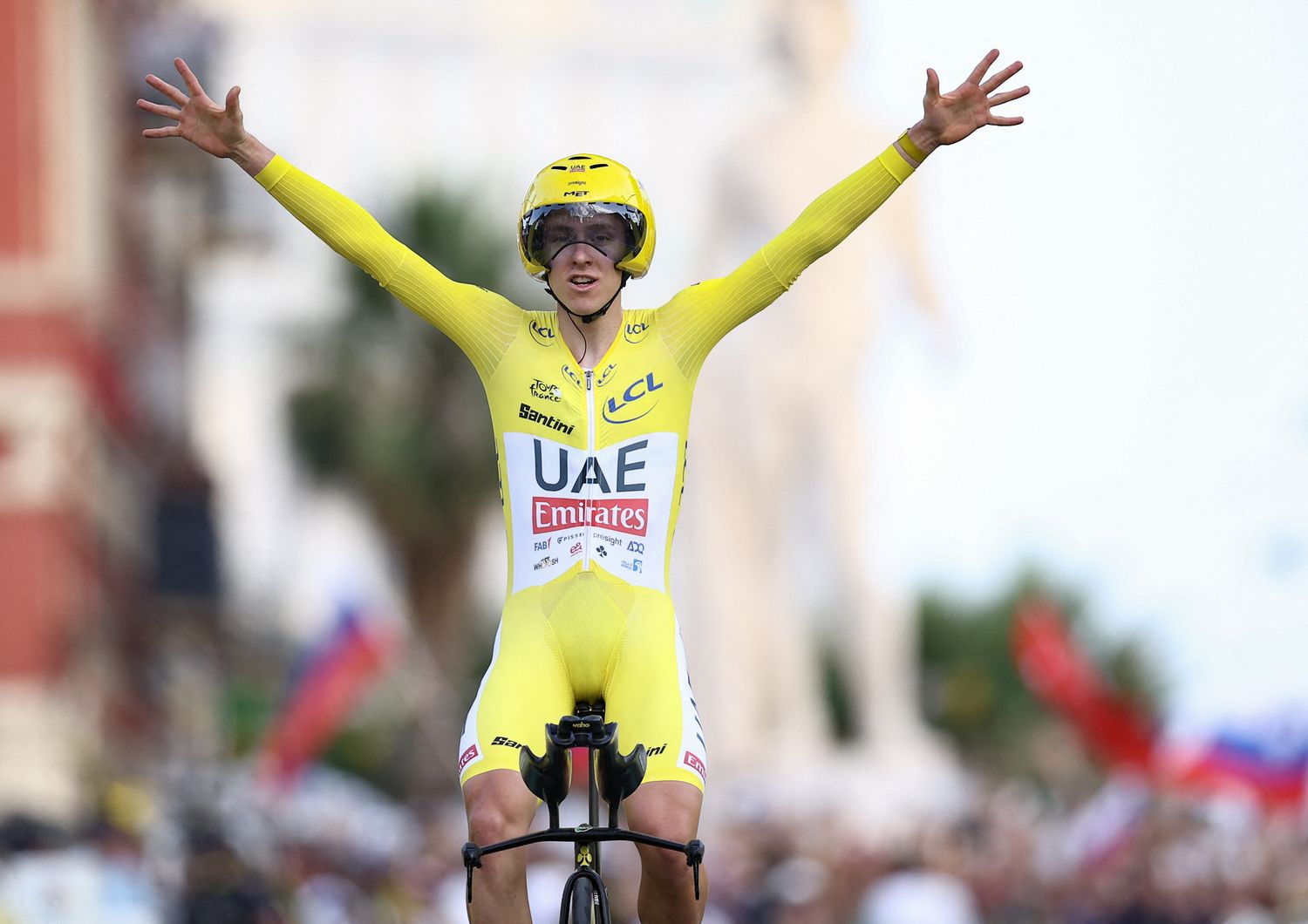 tour de france pogacar vince maglia gialla