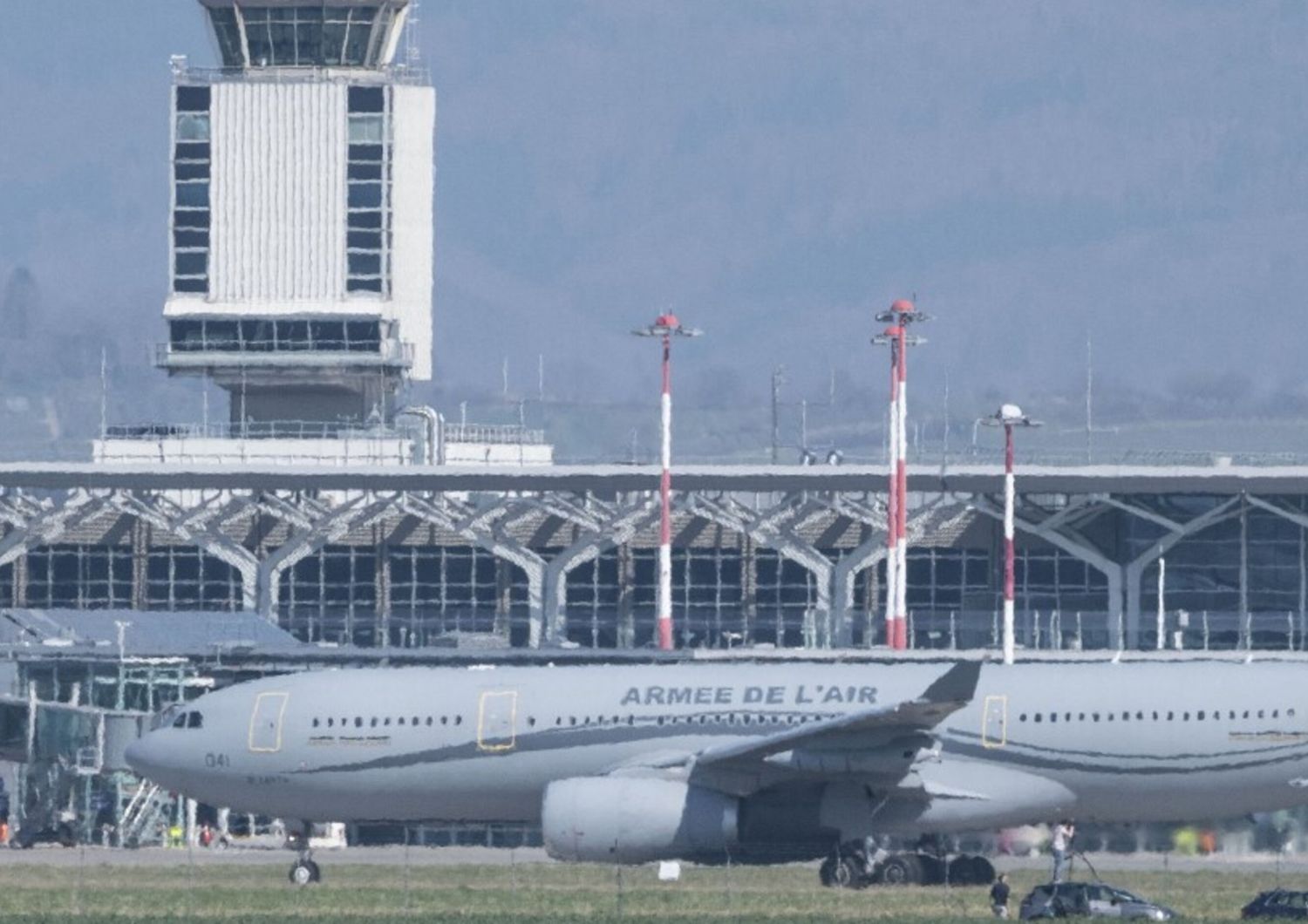 allarme sicurezza chiuso aeroporto basilea