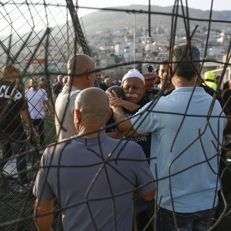 Il campo di calcio nel Golan dove è caduto il razzo