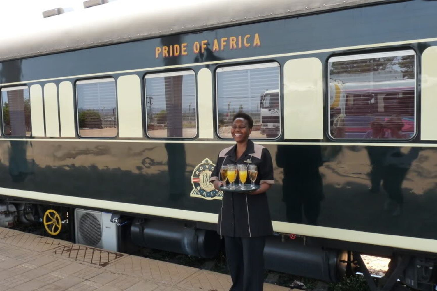 Il treno di gran lusso Ravos Rail