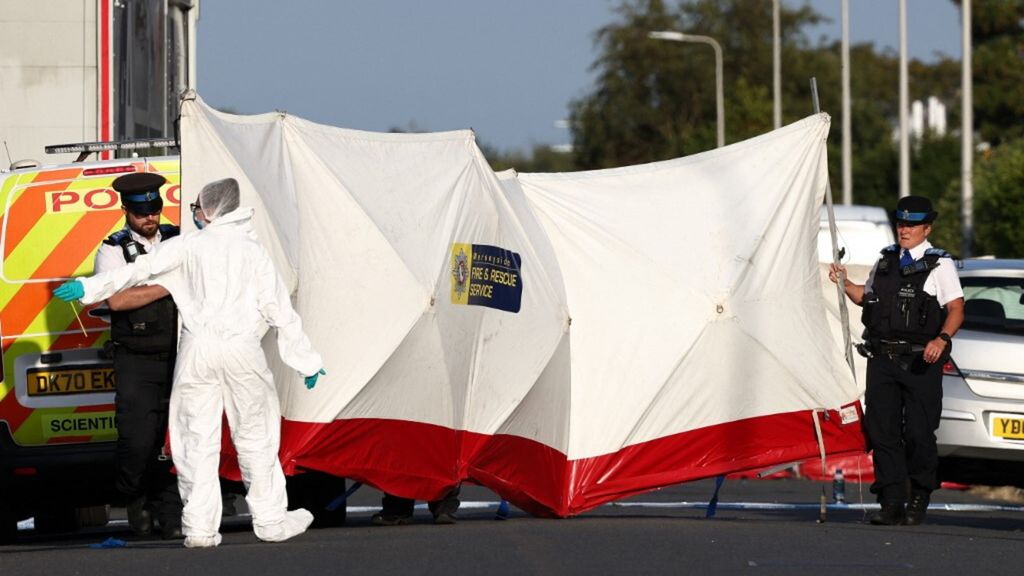 Due bambini morti accoltellati e 9 feriti in un centro per l'infanzia vicino a Liverpool. Fermato un 17enne