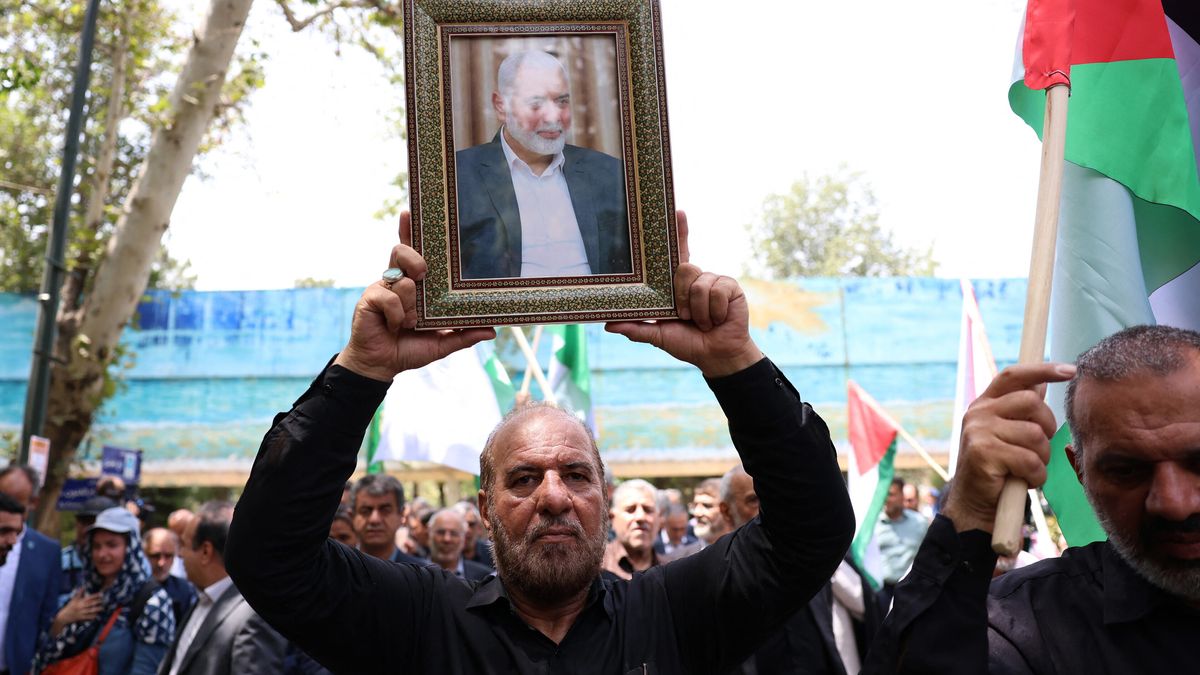 Manifestazione in ricordo del capo di Hamas Ismail Haniyeh Hamas, all'Università di Tehran