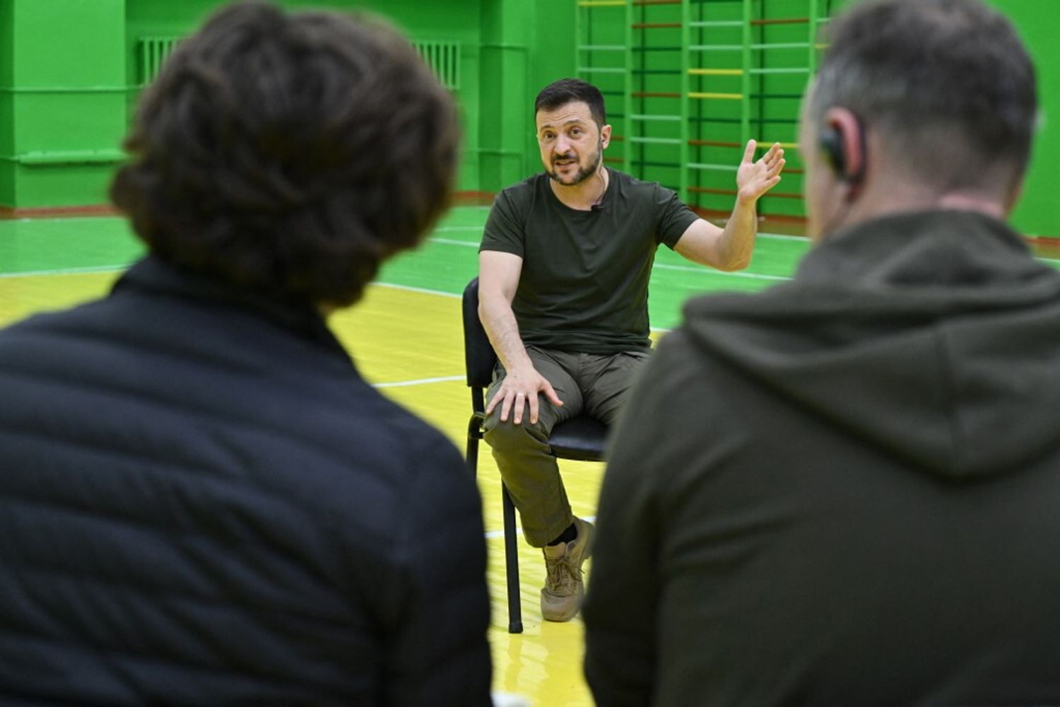 Giornalisti di AFP intervistano Zelensky