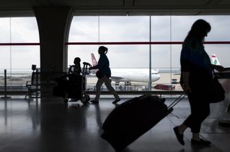 Passeggeri e bagagli in aeroporto