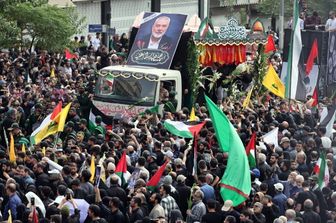 Manifestanti durante il funerale di Ismail Haniyeh