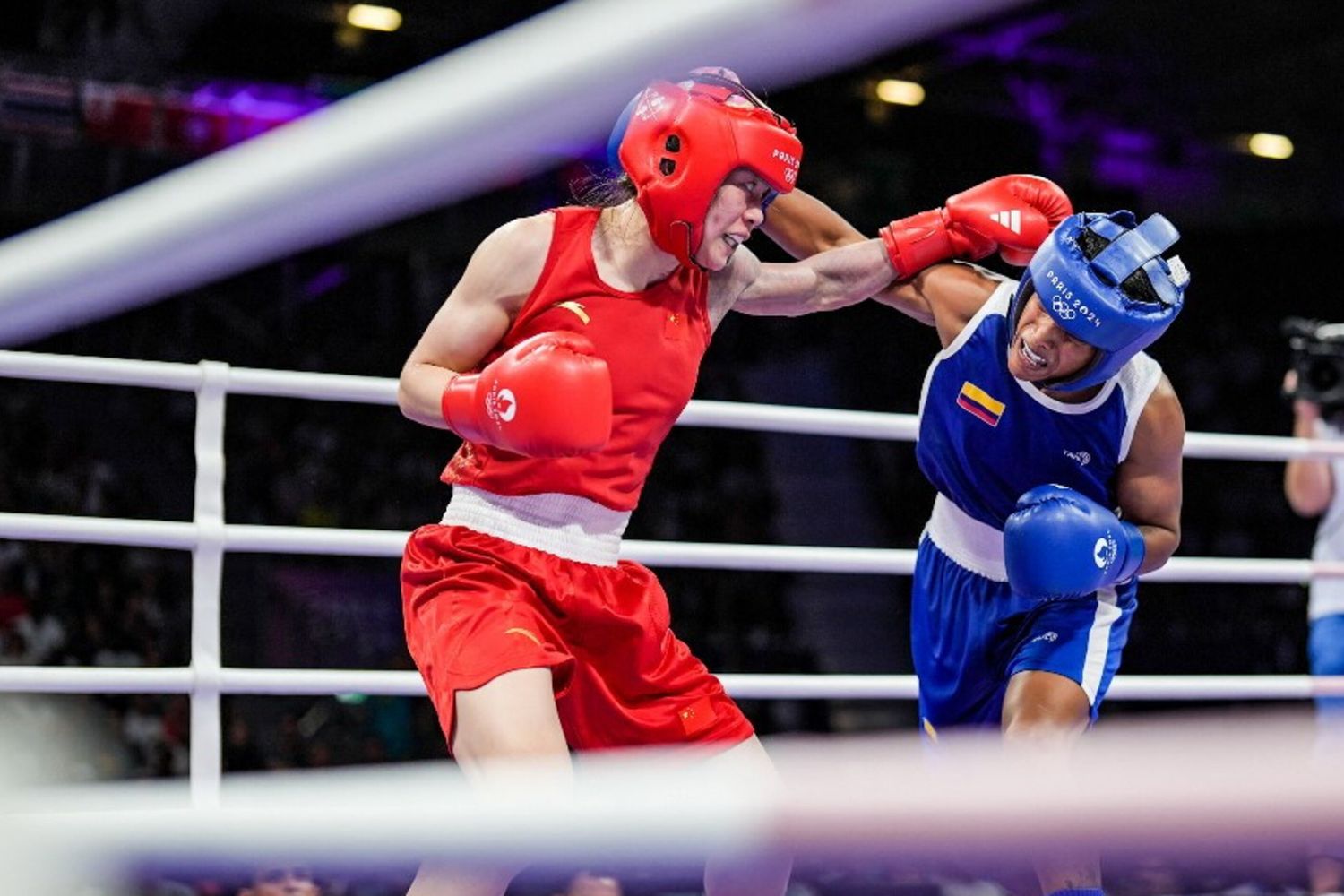 incontro di boxe a Parigi 2024