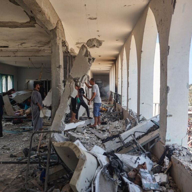 Scuola di Gaza bombardata