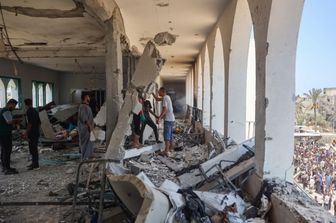 Scuola di Gaza bombardata