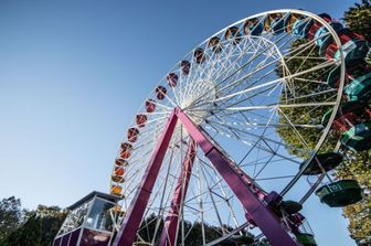 sbalzaato da giostra lunapark leporano