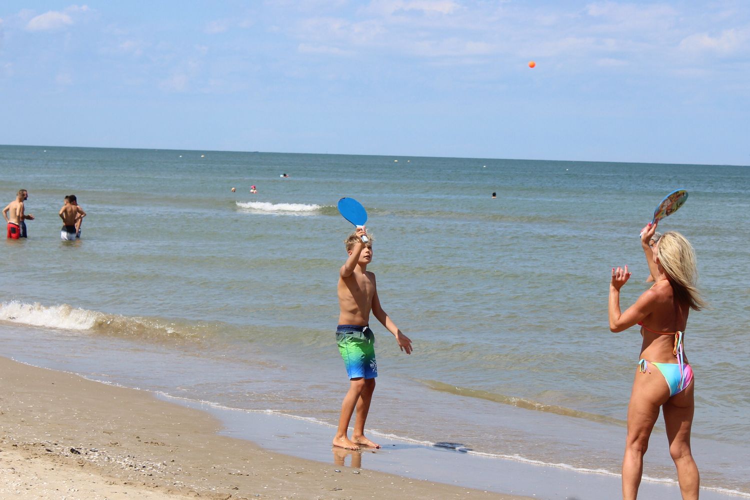 Turisti sulla spiaggia di Rimini&nbsp;