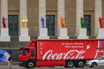 coca cola olimpiadi accuse plastica