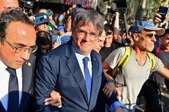 rientro puigdemont barcellona dopo esilio