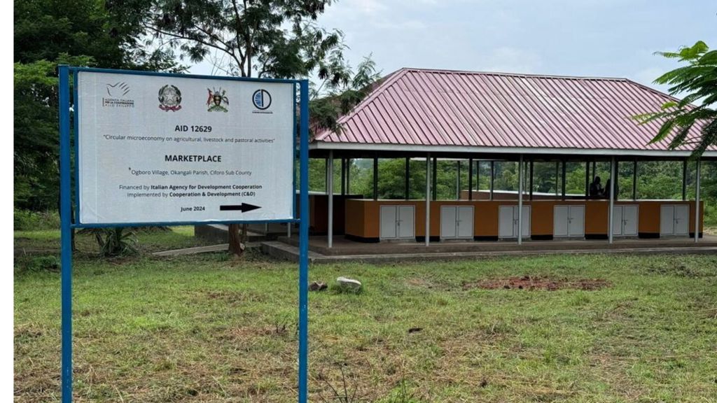 Le nouveau marché près du camp de réfugiés de Magburu, dans le nord de l'Ouganda, sera accessible à la population locale aussi.