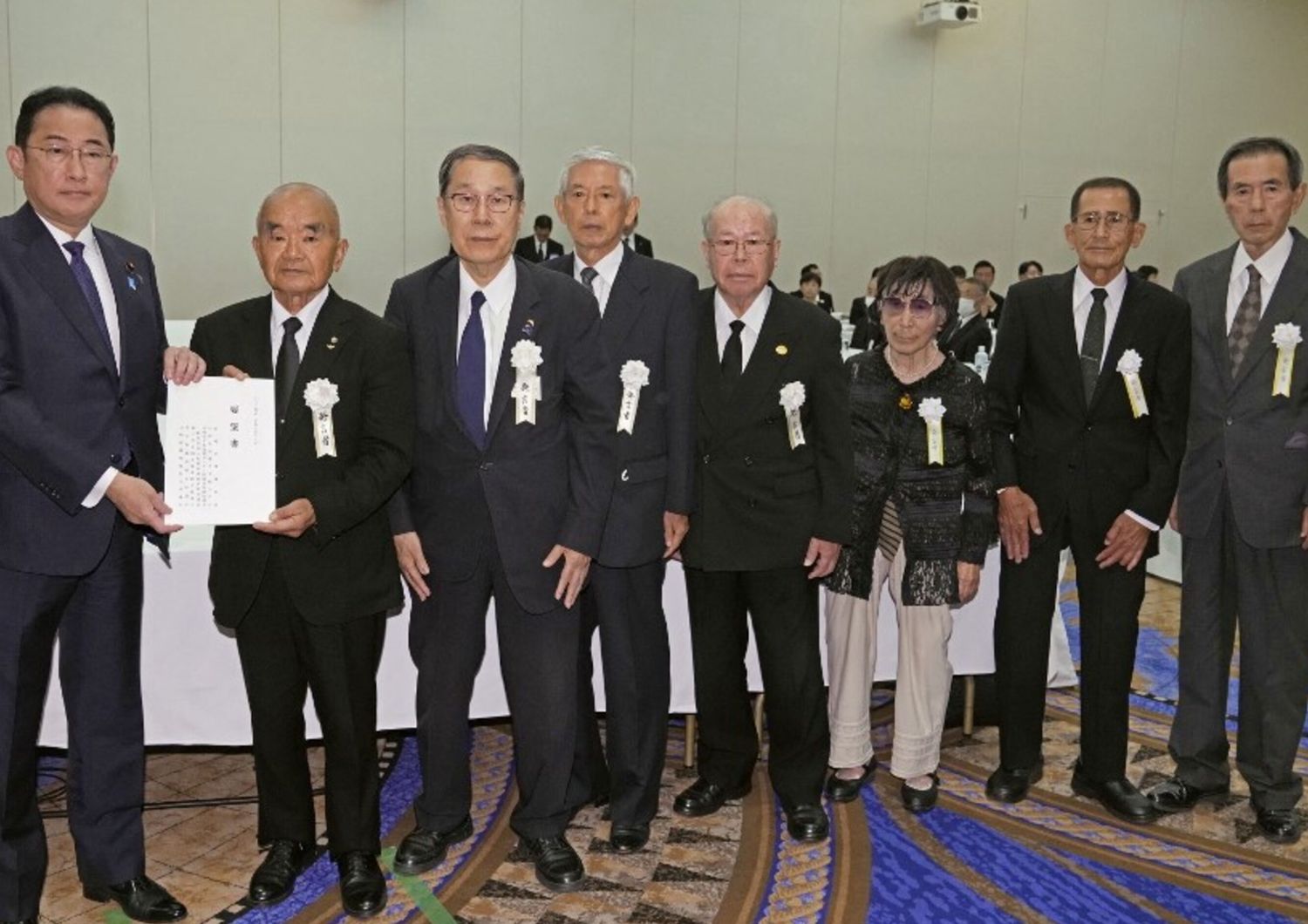 Il Giappone celebra il 79° anniversario della bomba A di Nagasaki . Il primo ministro giapponese Fumio Kishida incontra i rappresentanti dei sopravvissuti