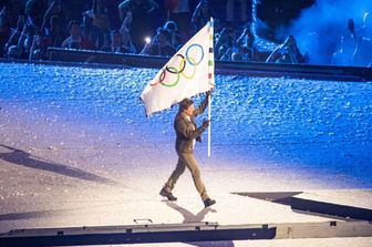 Tom Cruise alla cerimonia di chiusura delle Olimpiadi di Parigi