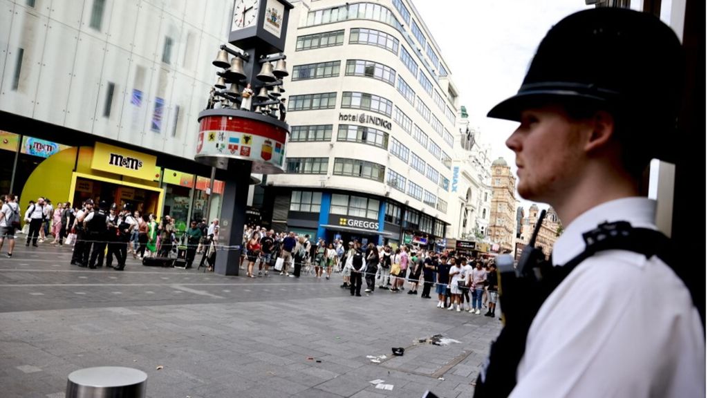 Una donna e una bambina accoltellate in centro a Londra