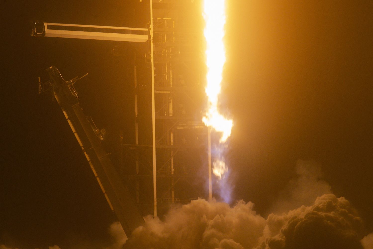 Il decollo di una capsula di SpaceX