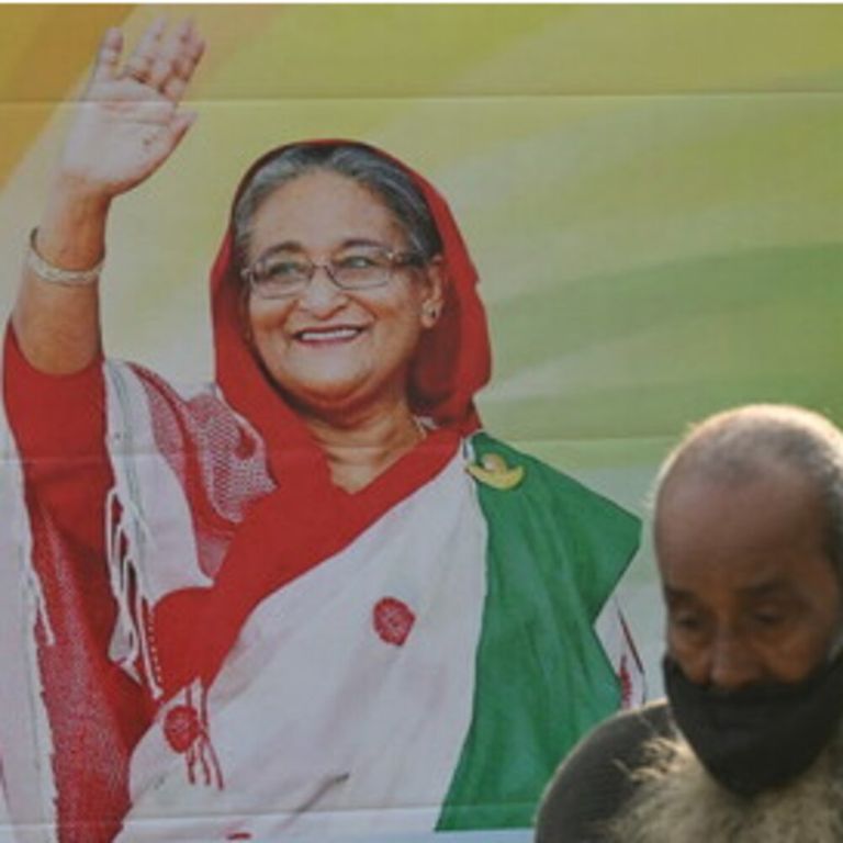 Poster dell'ex premier bengalese Hasina