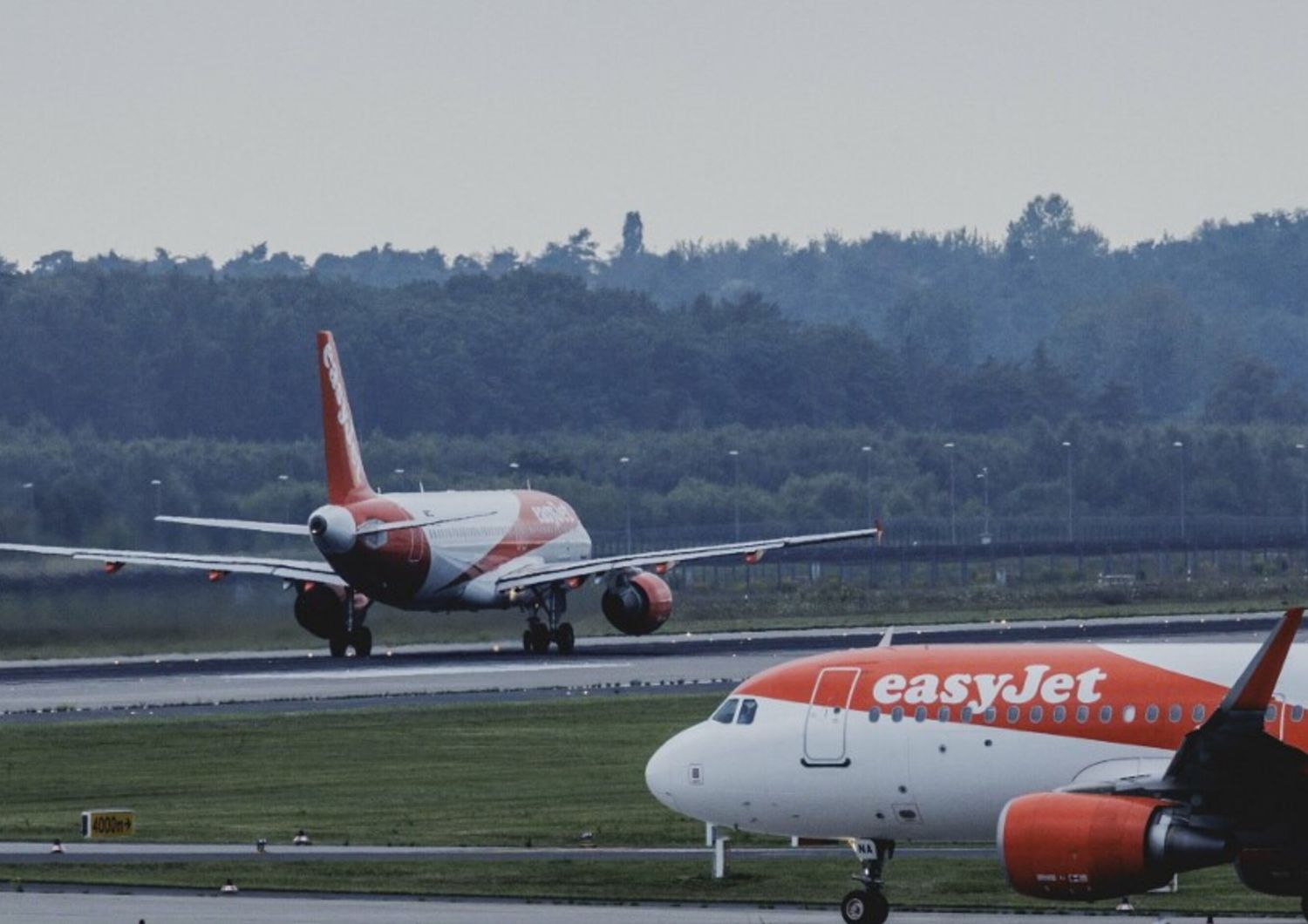 trasporto sciopero easyjet in portogallo centinaia voli cancellati