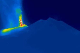 etna fontana lava nube cenere aeroporto catania