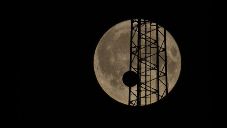 La superluna a Linkoping, Svezia