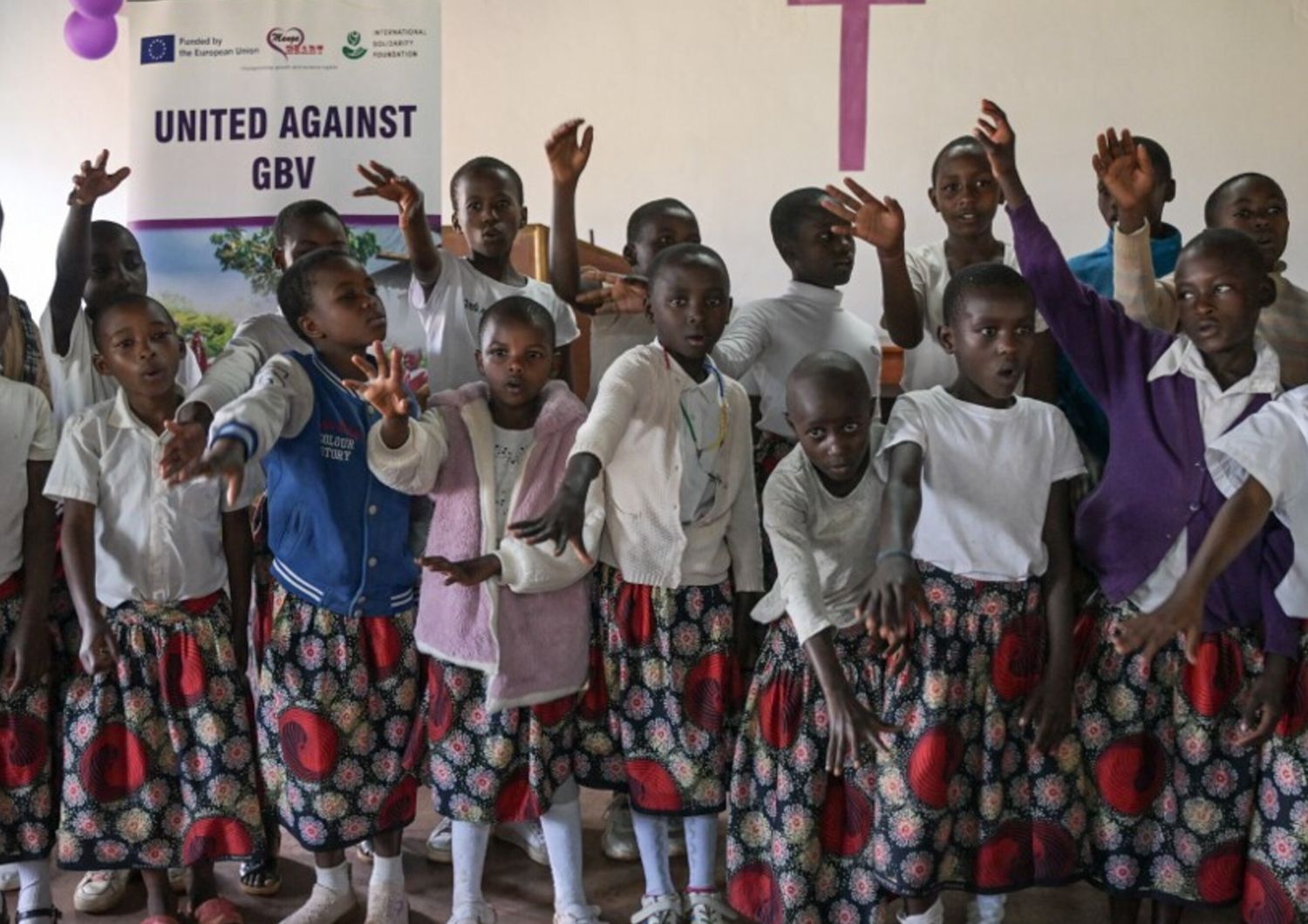 Filles kényanes manifestent contre le VBG et les mutilations génitales féminines