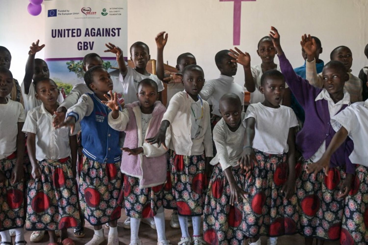 Filles kényanes manifestent contre le VBG et les mutilations génitales féminines