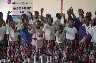 Filles kényanes manifestent contre le VBG et les mutilations génitales féminines