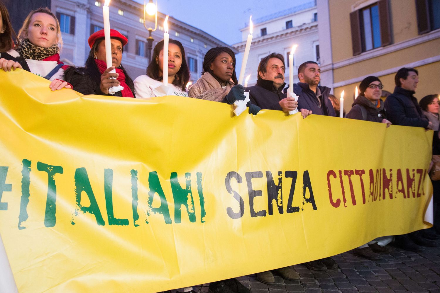 Piazza Montecitorio, fiaccolata del movimento Italianisenzacittadinanza in favore dello Ius soli (2017)