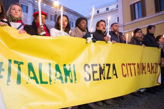 Piazza Montecitorio, fiaccolata del movimento Italianisenzacittadinanza in favore dello Ius soli (2017)