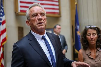 usa 2024&nbsp; robert kennedy jr si ritira appoggia donald trump