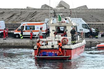 yacht affondato indagini dopo recupero sette vittime