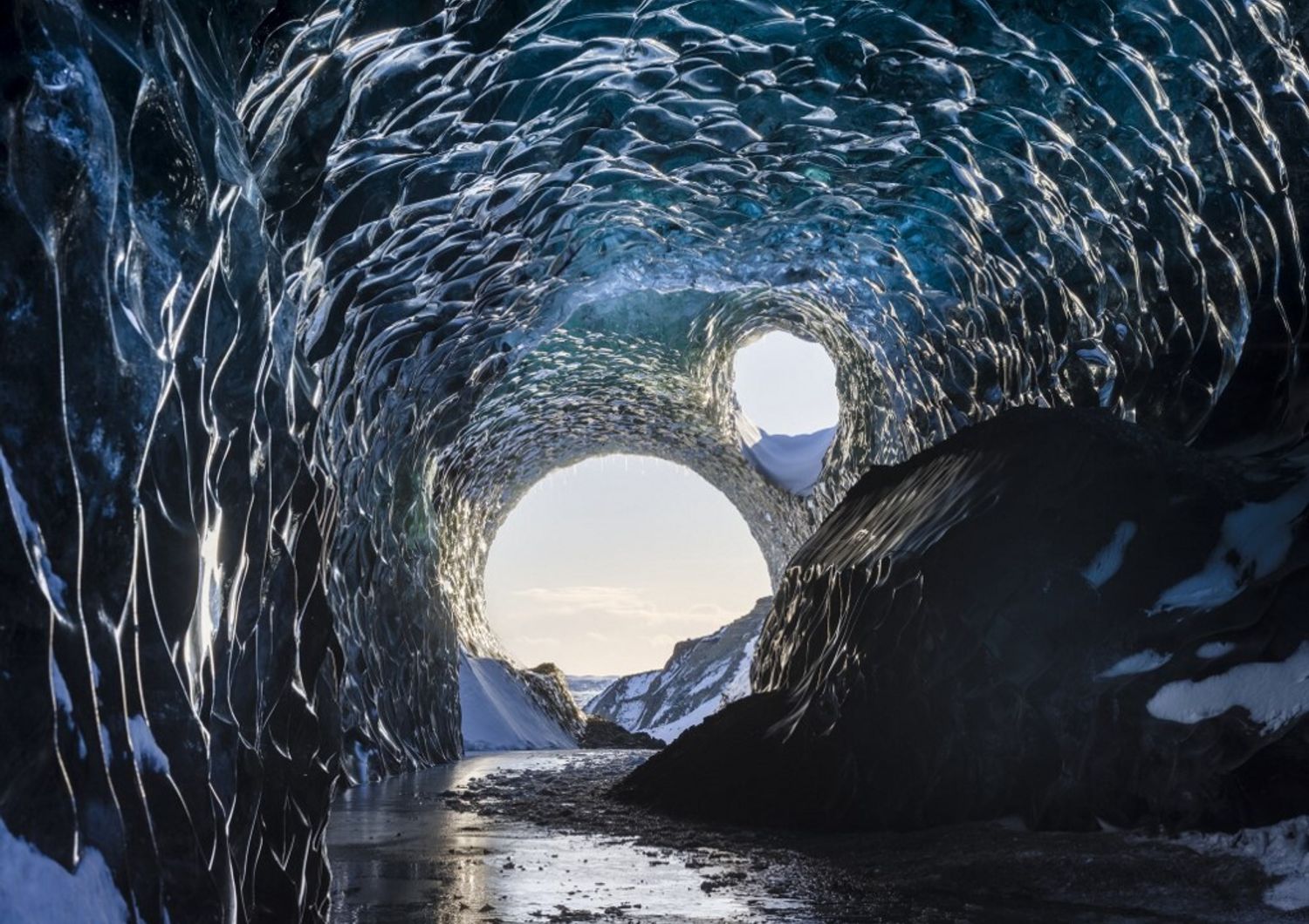 Grotta di ghiaccio Jokulsarlon in Islanda