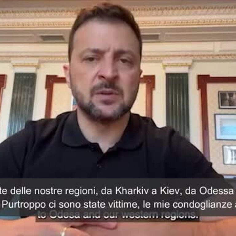 Guerra Ucraina, Zelensky: "Abbiamo subito uno degli attacchi peggiori, 200 missili"