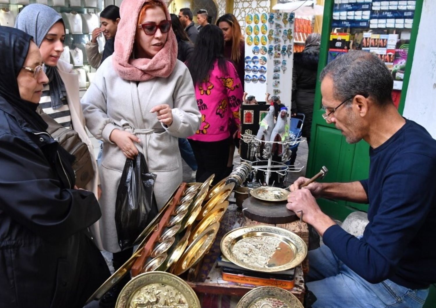 Un artisan tunisien, médina de Tunis