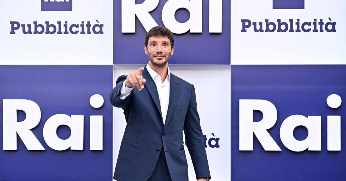 Stefano De Martino rapinato dell