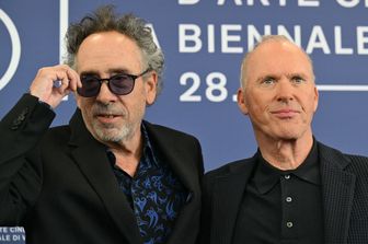 Tim Burton e Michael Caine