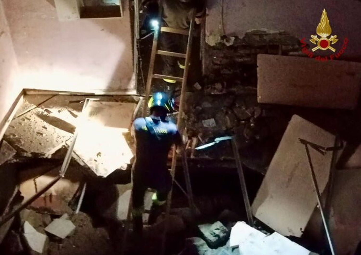 fuga gas esplosione napoli