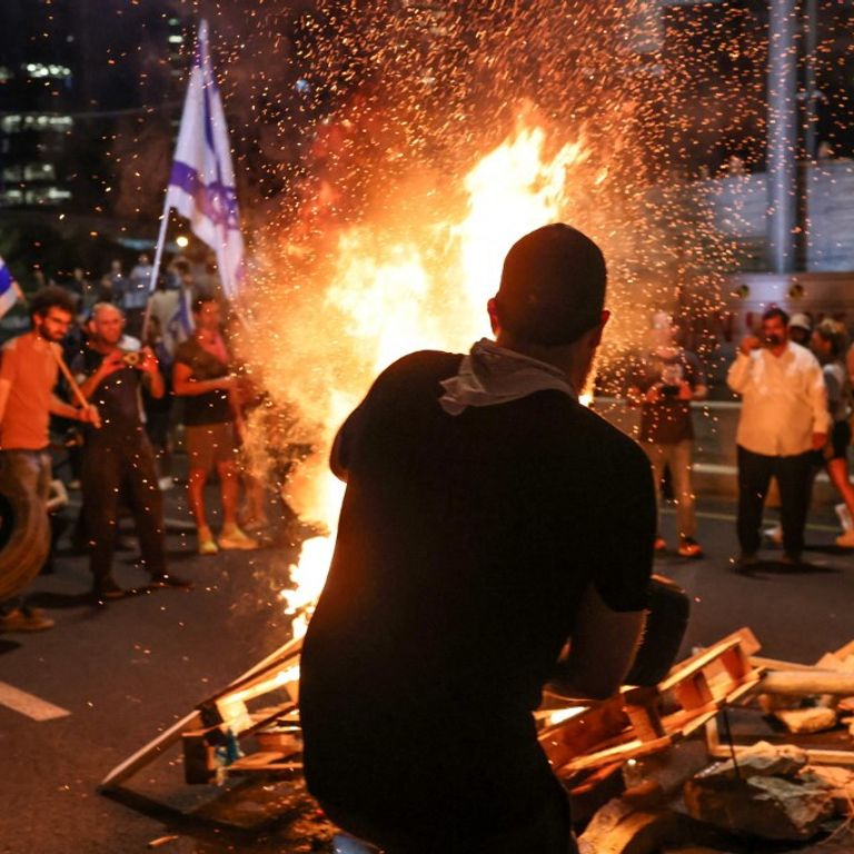 medio oriente scontri tra manifestanti e polizia nei cortei in israele