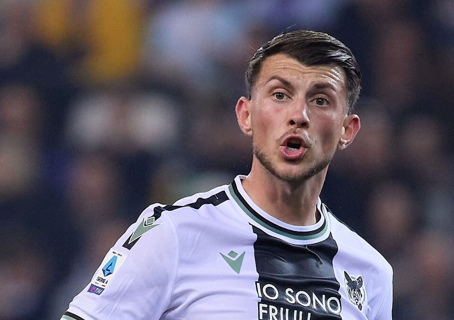 calcio udinese batte il como e sale in vetta