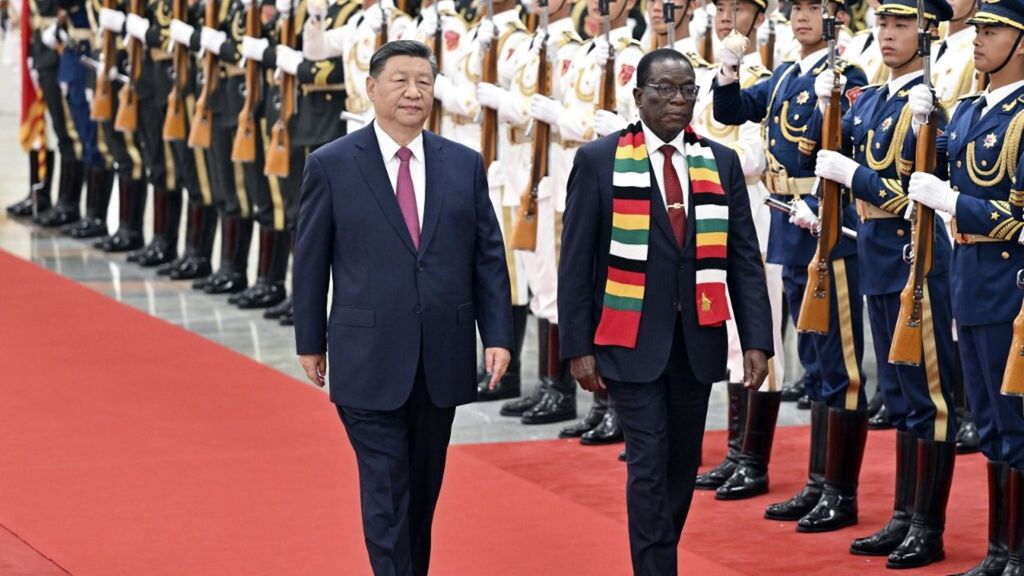 Le président Xi Jinping accueillle le président zimbabwéen Emmerson Mnangagwa au Focac 2024