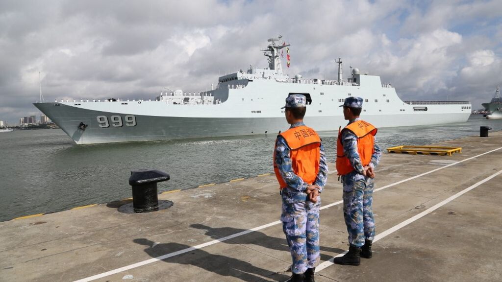 Des navires transportant du personnel militaire chinois