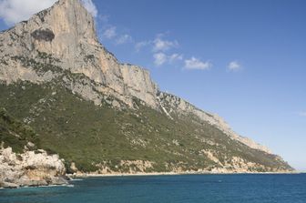 &nbsp;La costa di Santa Maria Navarrese (Baunei), che che passer&agrave; dalla Provincia di Nuoro a quella dell'Ogliastra