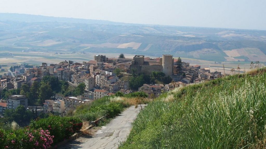 Vue sur le village de Salemi, Sicile